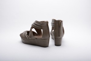 【公式】レディース靴の通販 shop kilakila（キラキラ）本店ブログ　ウェッジソールグラディエーターサンダル