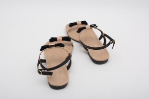 【公式】レディース靴の通販 shop kilakila（キラキラ）本店　女性らしいリボンデザインのスナップボタン式アンクルストラップぺたんこサンダル◎シンプルかつゴージャスなフラットシューズなレディース靴