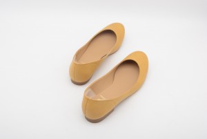 【公式】レディース靴の通販 shop kilakila（キラキラ）本店　シンプルなぺたんこローヒールパンプス